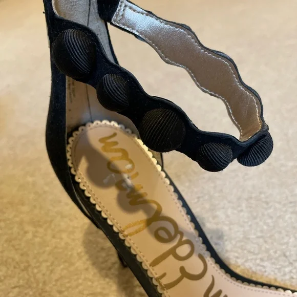 Sam Edelman Black Heeled Sandals with Scalloped Design - Picture 4 of 5